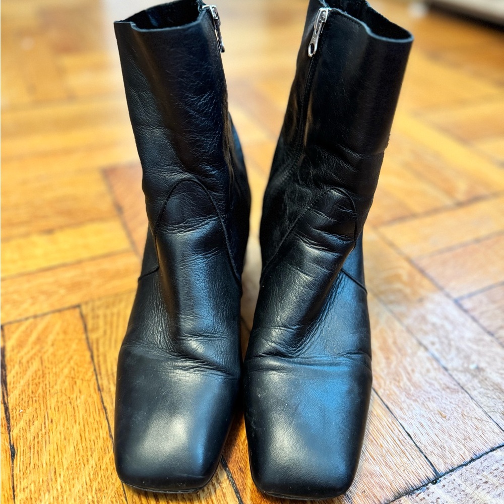 L'INTERVALLE Black Leather Ankle Booties